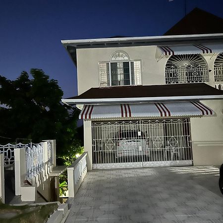 Goldenview Guesthouse Ocho Rios Eksteriør bilde