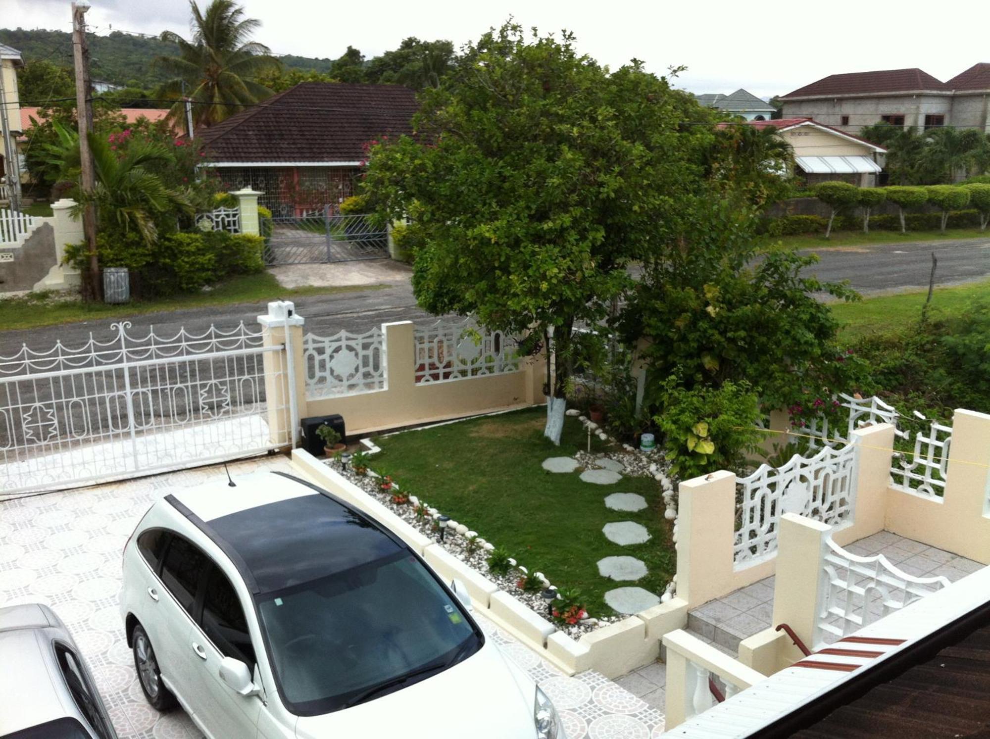 Goldenview Guesthouse Ocho Rios Eksteriør bilde