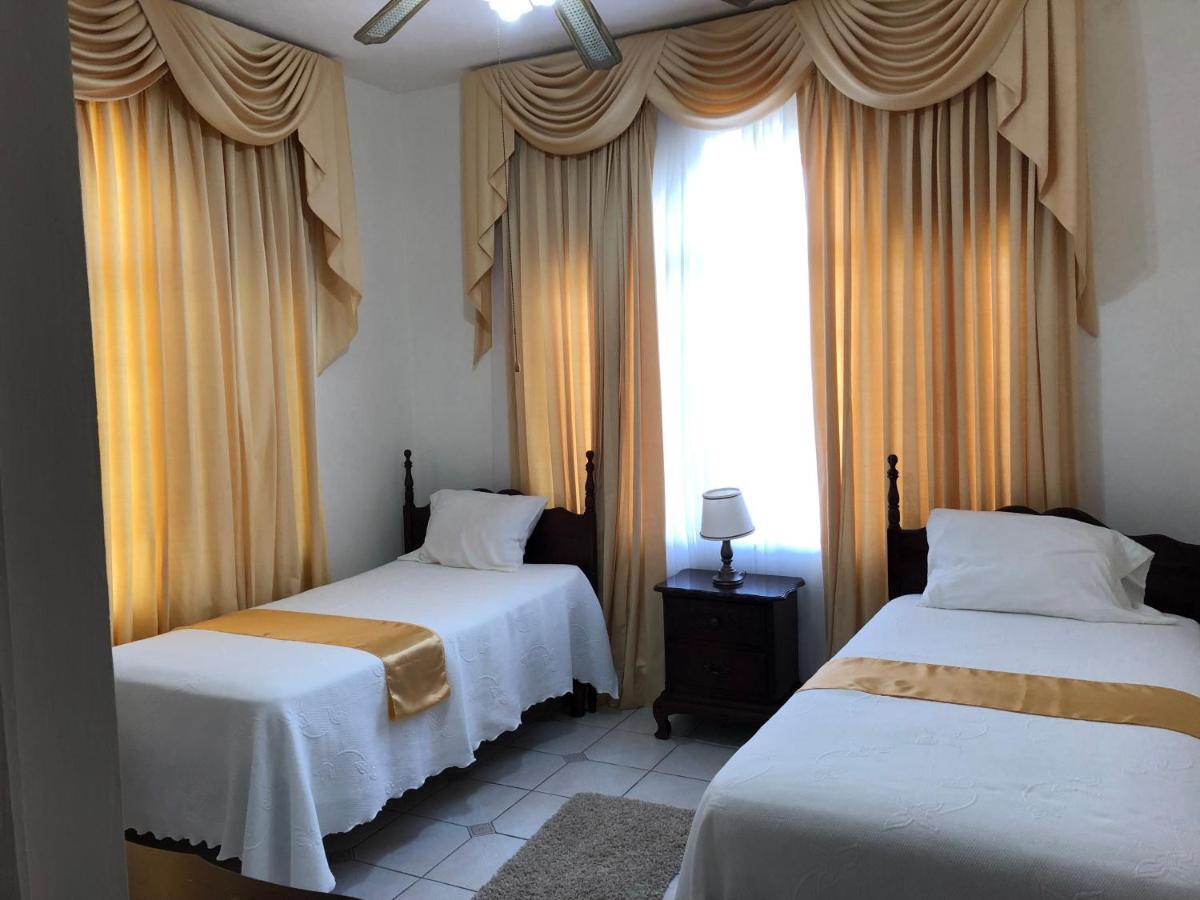 Goldenview Guesthouse Ocho Rios Eksteriør bilde