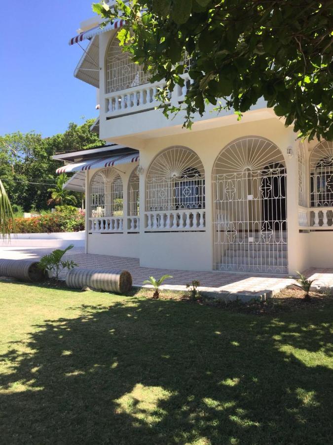 Goldenview Guesthouse Ocho Rios Eksteriør bilde